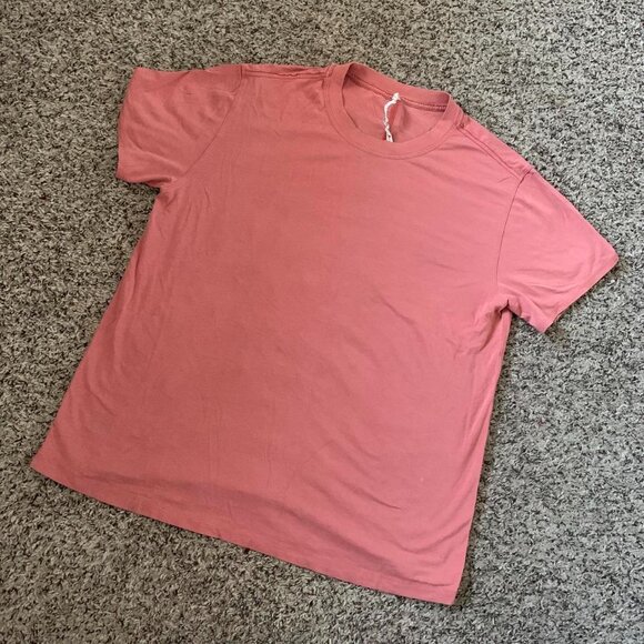 Lululemon active wear shirt - Picture 1 of 6